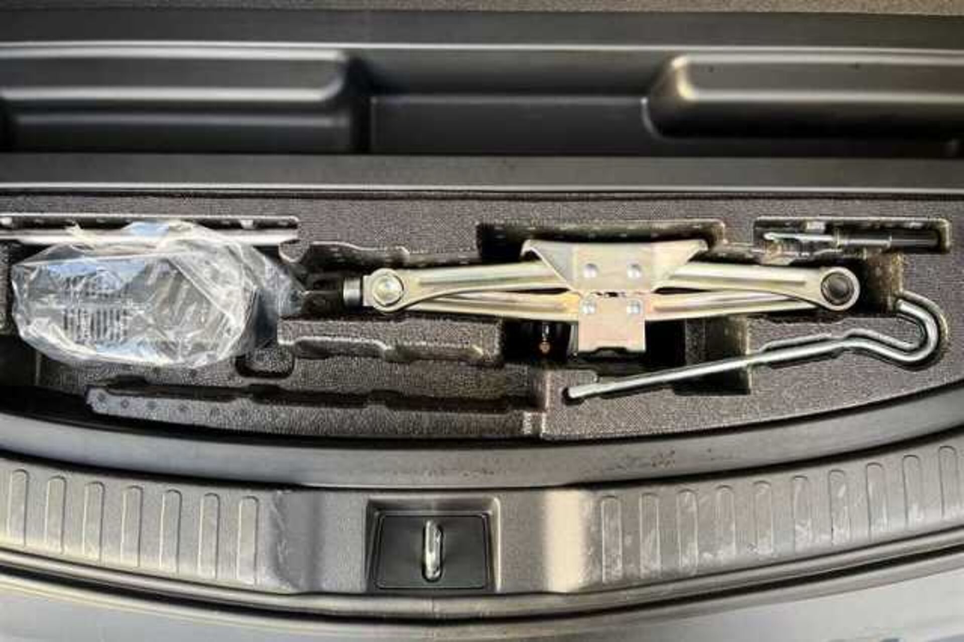 Honda CR-V Hybrid 2.0 I-MMD HYBRID SR 2WD 5DR ECVT 