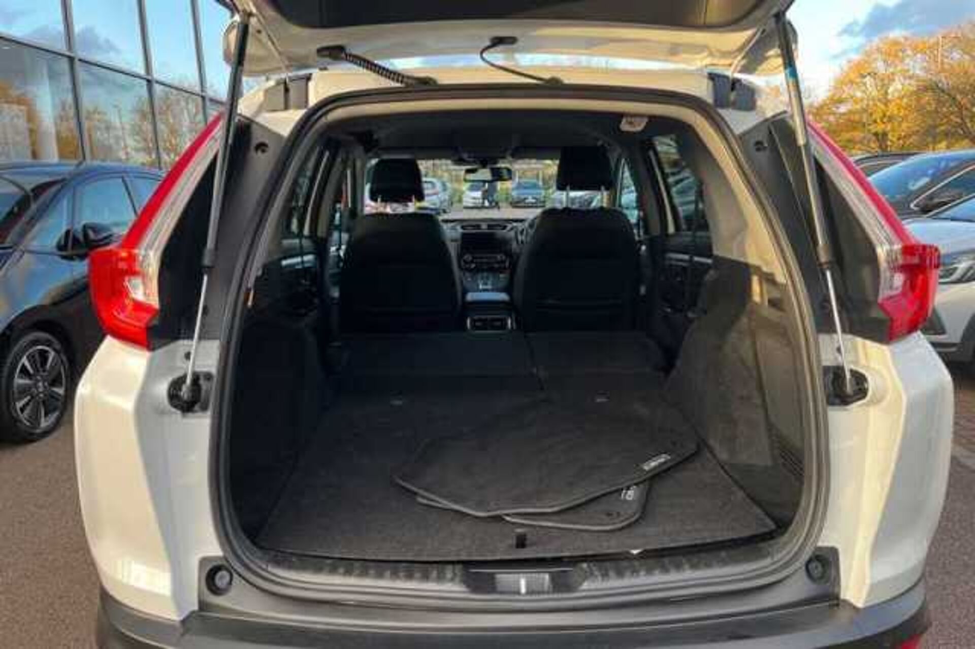 Honda CR-V Hybrid 2.0 I-MMD HYBRID SR 2WD 5DR ECVT 