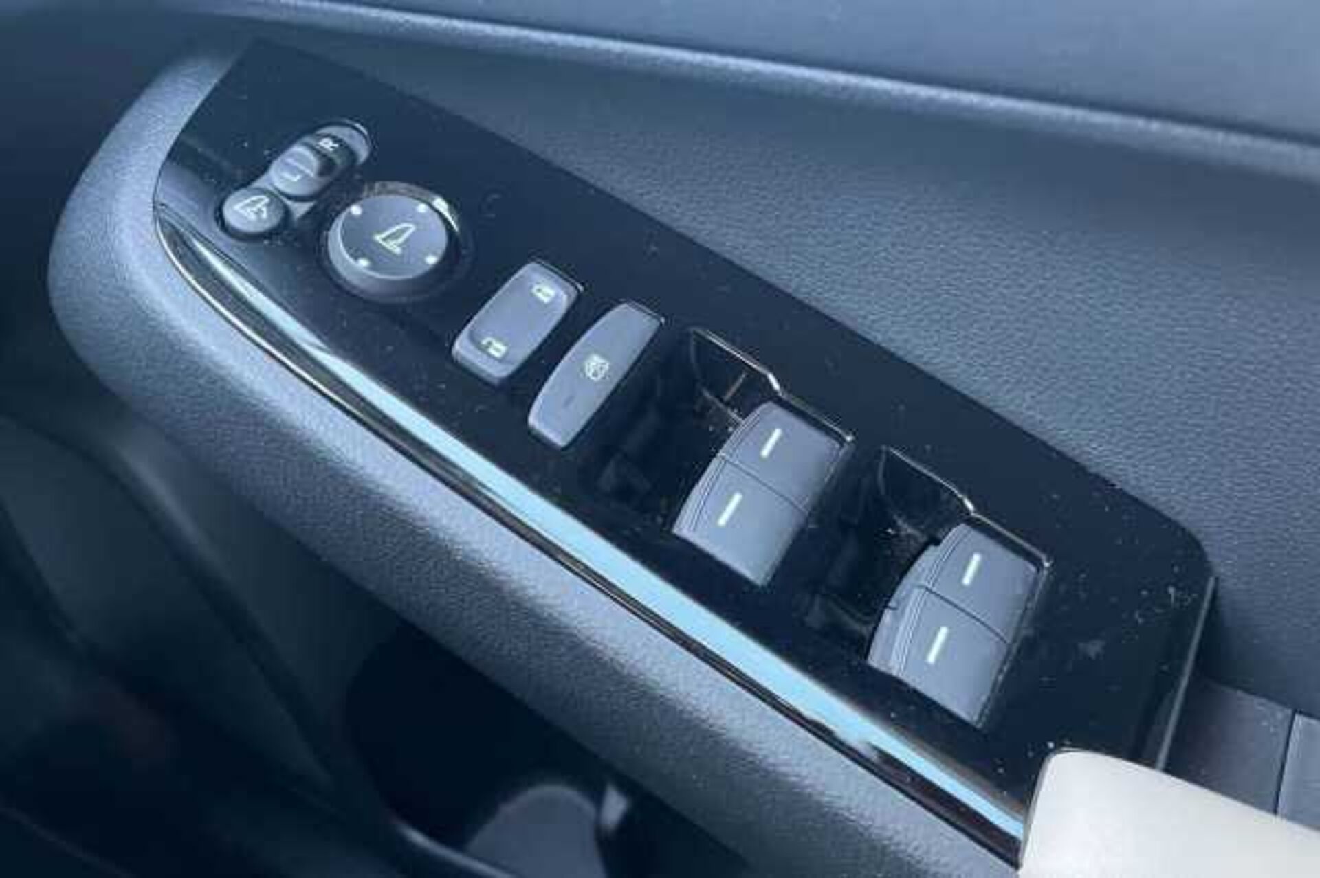 Honda HR-V Hybrid 1.5 h i-MMD Advance Style SUV 5dr Petrol Hybrid CVT Euro 6 (s/s) (131 ps) 