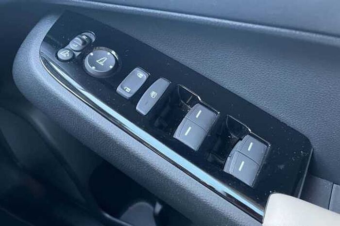 Honda HR-V Hybrid 1.5 h i-MMD Advance Style SUV 5dr Petrol Hybrid CVT Euro 6 (s/s) (131 ps) 